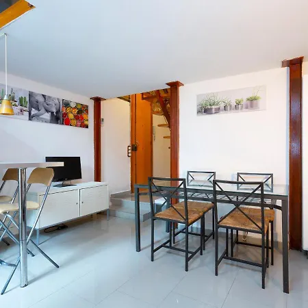 Modern Next To Sagrada Familia Apartment